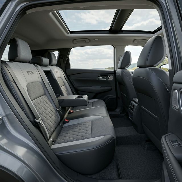 広々とした後部座席とゼログラビティシートの予想CG