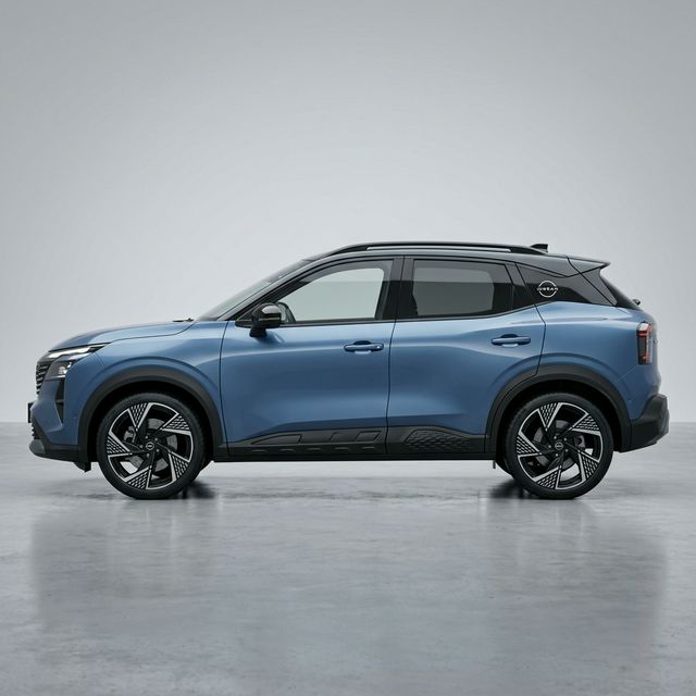 スニーカーソール風のアクセントが光るサイド予想CG